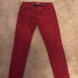Red Celebrity Pink Jeans, skinny
